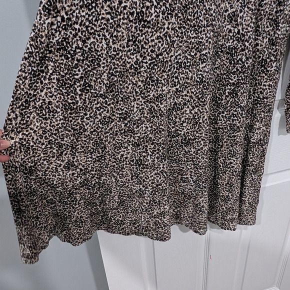 Old Navy Leopard Print Jersey-Knit Long Sleeve Swing Dress in Size XL - Picture 7 of 10